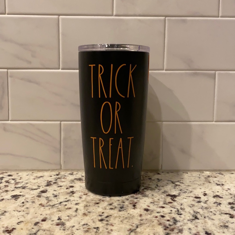 HALLOWEEN Trick-or-treat tumbler